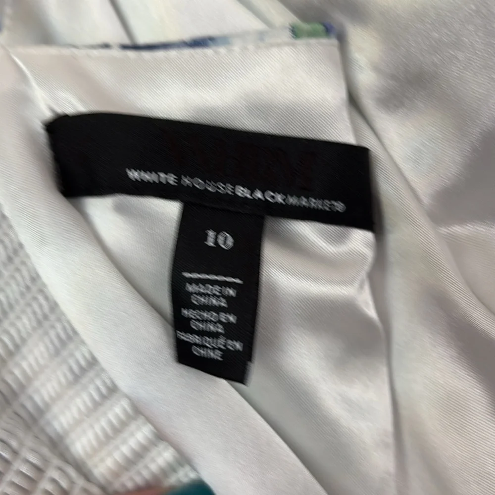 White House Black Market Smocked Floral Belted Dress Size 10 - Picture 8 of 9